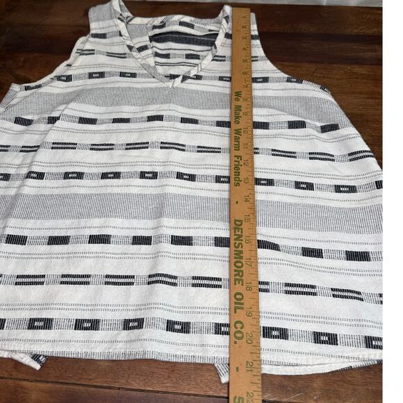 Women's Made Well Split Back Tank Top Black And White Aztec Tribal Boho - Picture 7 of 8